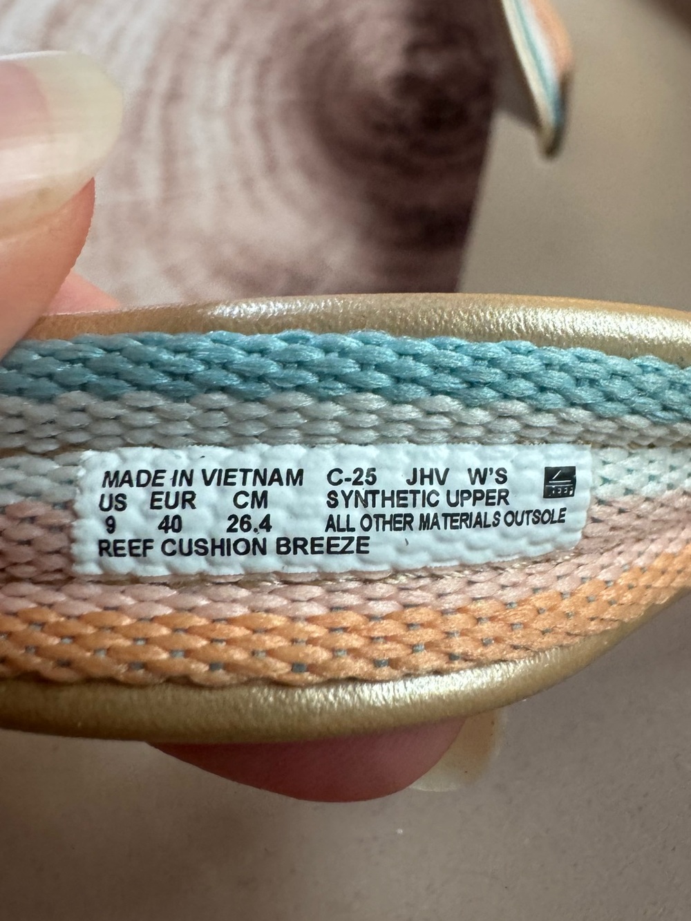 NWOT Reef Metallic Gold Thong Sandals - Picture 6 of 7